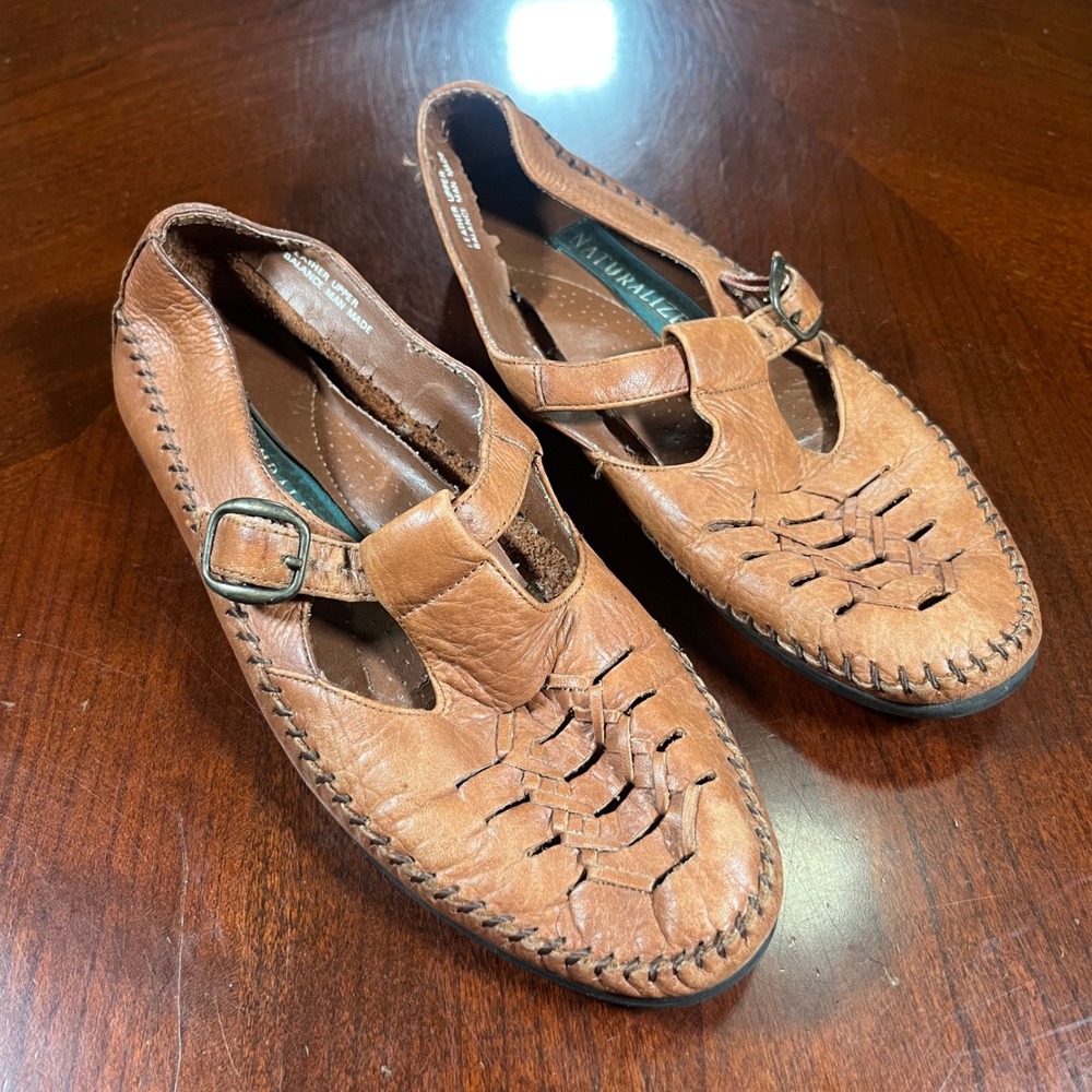 Naturalizer Debbie Tan Leather Huarache T-Strap Flats Loafers Womens 6.5M Flaw